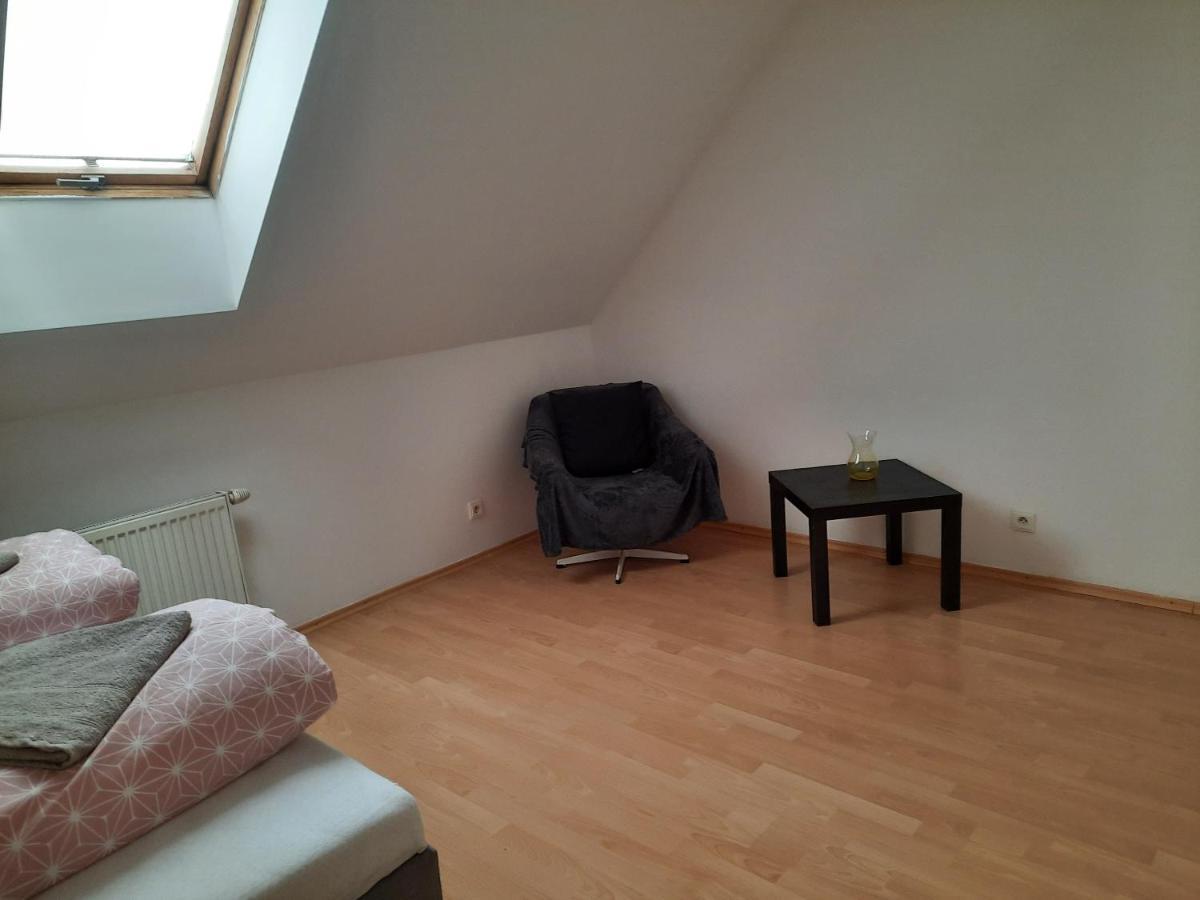 Apartman Chiarita Nemsova Bagian luar foto