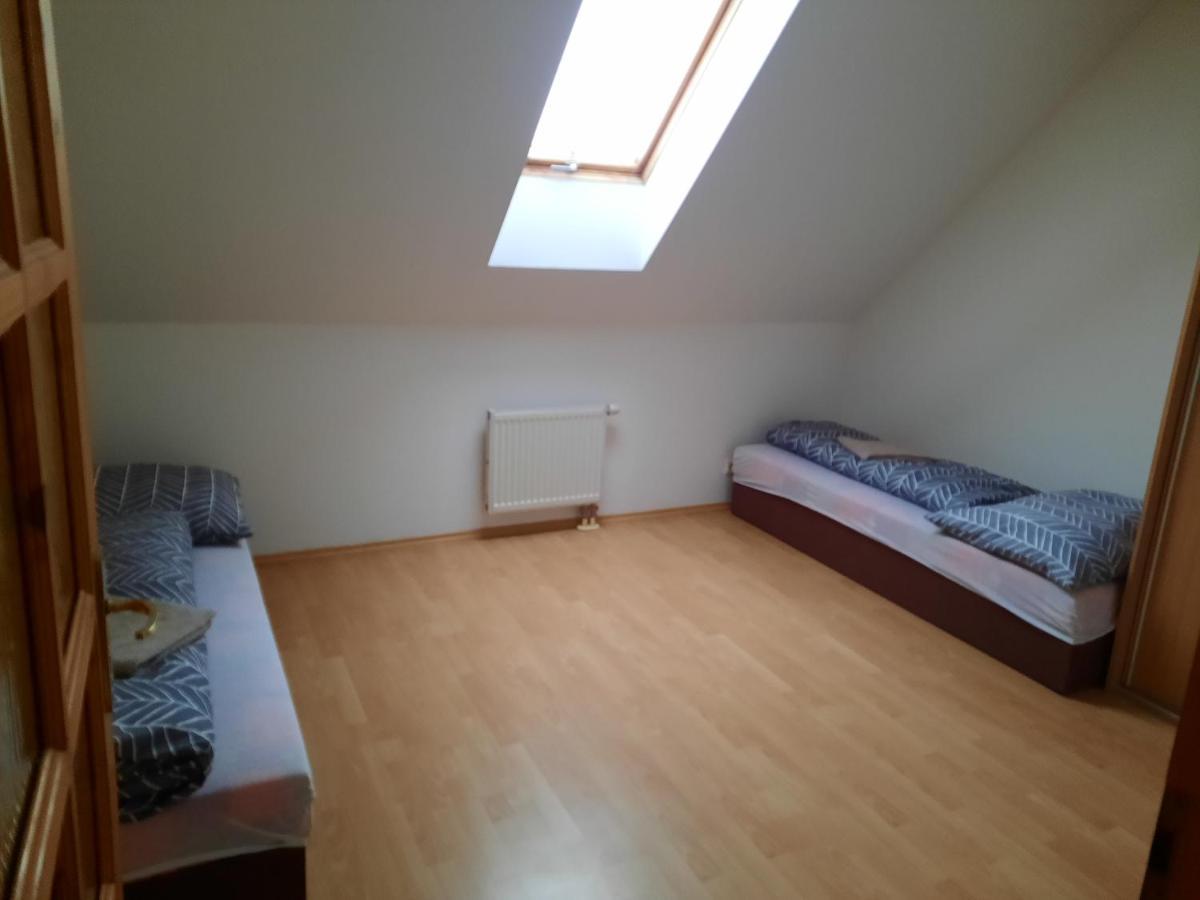Apartman Chiarita Nemsova Bagian luar foto