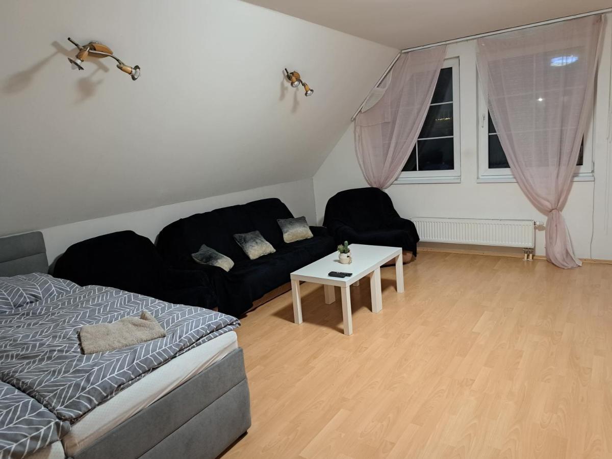 Apartman Chiarita Nemsova Bagian luar foto